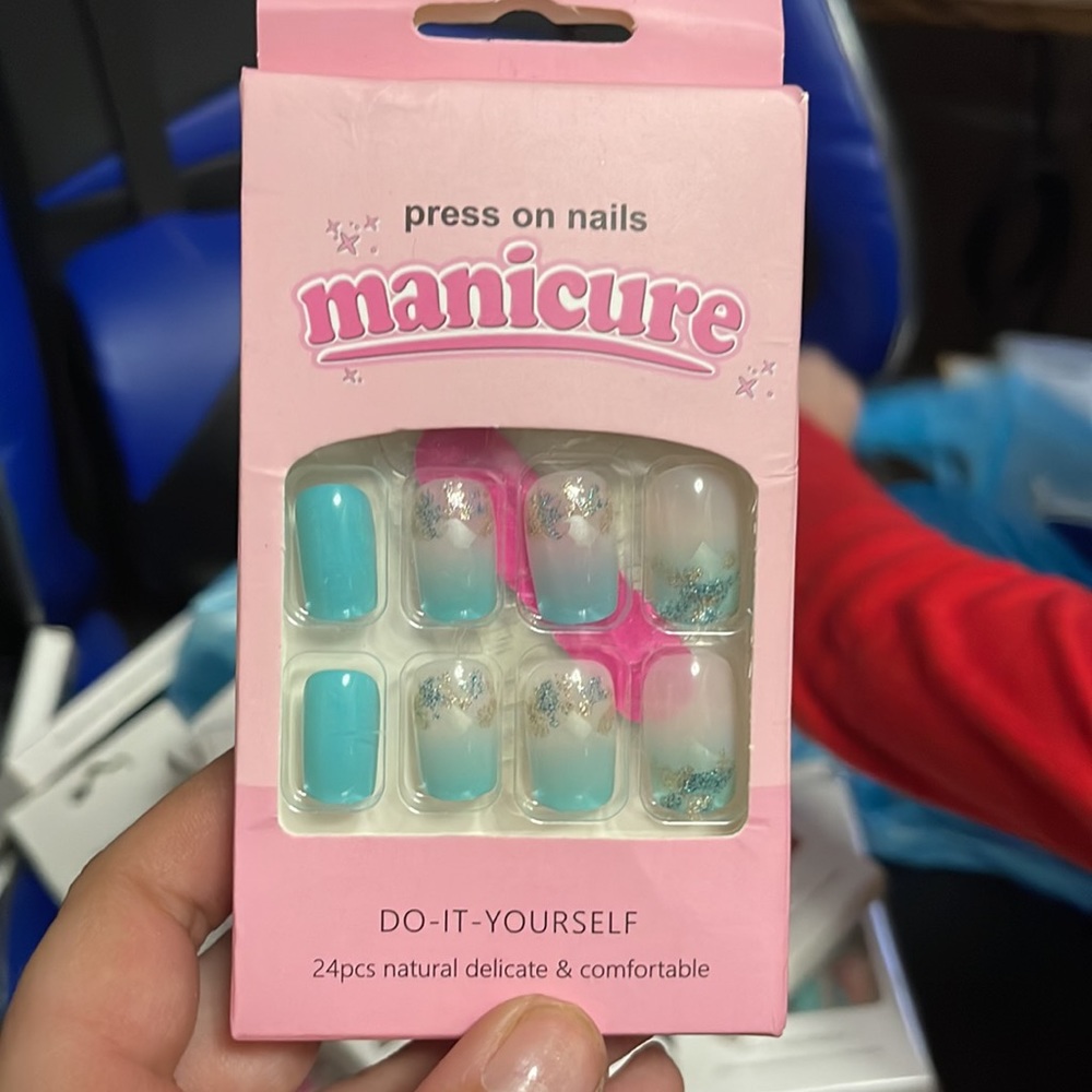 Nails - Picture 4 of 6
